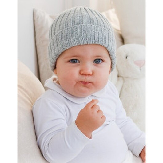 Little Pearl Hat by DROPS Design - Baby Mössa Stickmönster str. 0/1 må - 0/1 mdr