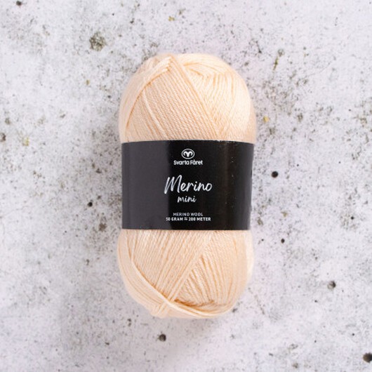 Svarta Fåret Merino Mini Garn 107 Macadamianöt