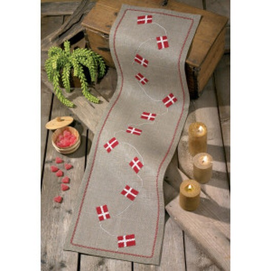 Permin Broderikit Lin Löpare Dannebrog Flaggranka 33x119cm