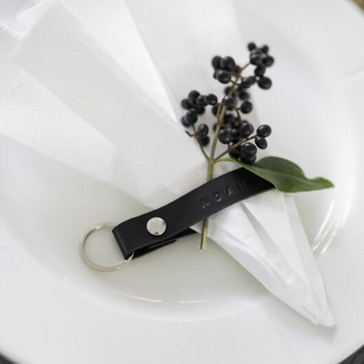 Nyckelring av läderrem av Rito Krea - DIY Guide Nyckelringar - 10 st