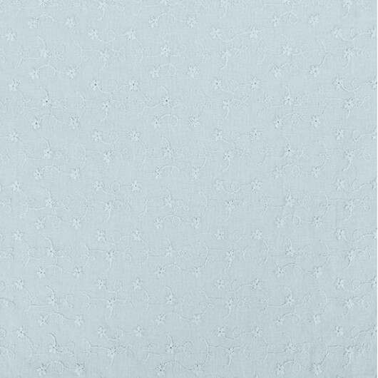 Bomullstyg med broderi 135cm 001 Ljusblå - 50cm