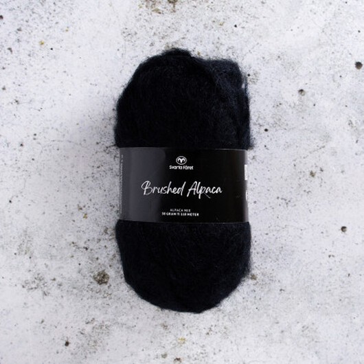 Svarta Fåret Brushed Alpaca Garn 01 Kolsvart