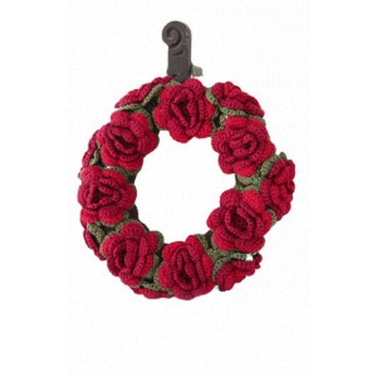 Christmas in Bloom by DROPS Design - Julkrans med blommor Virkmönster  - Julekrans - 22 cm