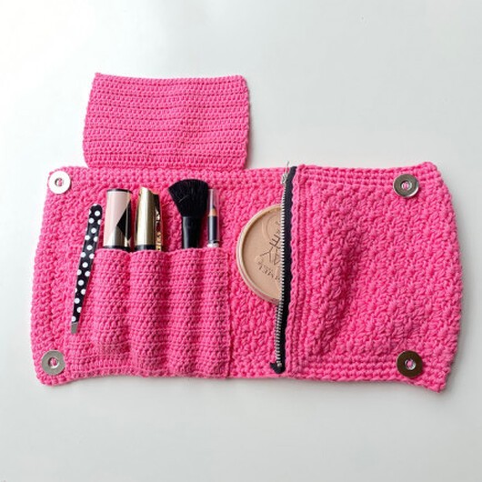 Sminkväska från Rito Krea - Etui virkmönster 16 cm