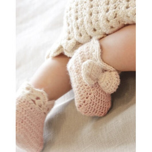 Taking Flight by DROPS Design - Baby Tofflor med Rosett Virk-mönster s - 3/4 år