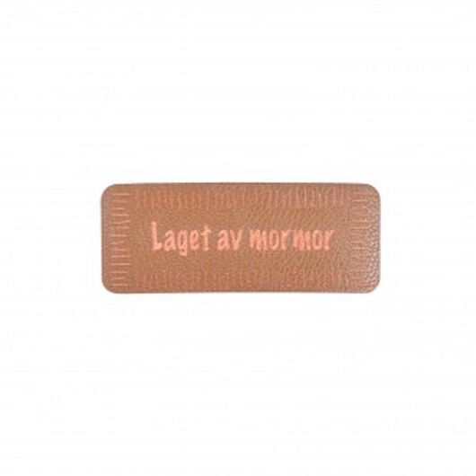Norsk Label "Laget av Mormor" Imiterat läder Brun 5x2 cm - 1 st