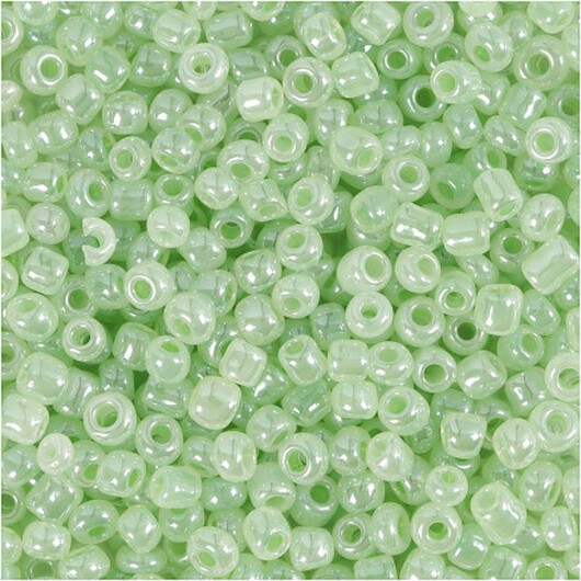 Rocai-pärlor, diam. 3 mm, storlek 8/0, hålstorlek 0,6-1,0 mm, mjuk grön, 25g/ 1 frp.