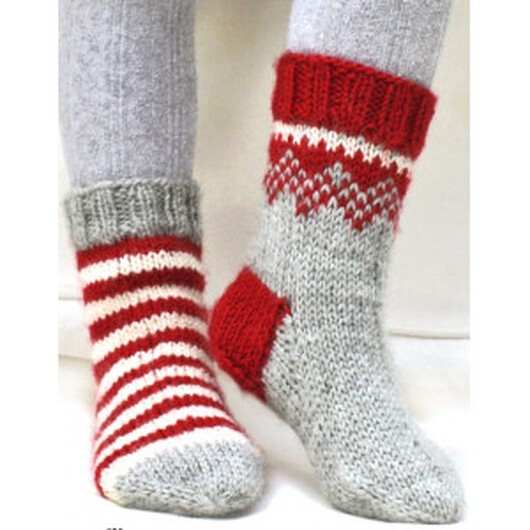 Twinkle Toes by DROPS Design 4 - Julstrumpor Grå med mönster på skafte - 32/34