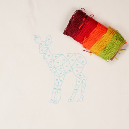 Infinity Hearts Broderikit Rådjur 30x30cm