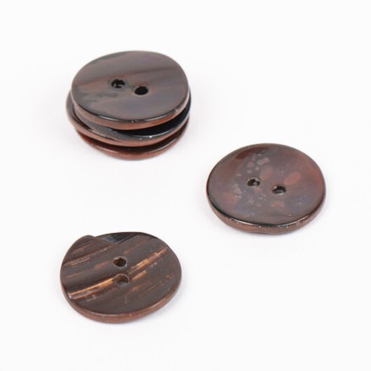 Drops knapp böjd brun 18mm 818- 50 st.