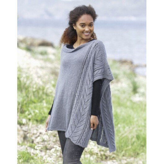 Cloudy Day by DROPS Design - Poncho Stickmönster strl. S/M-XXL/XXXL