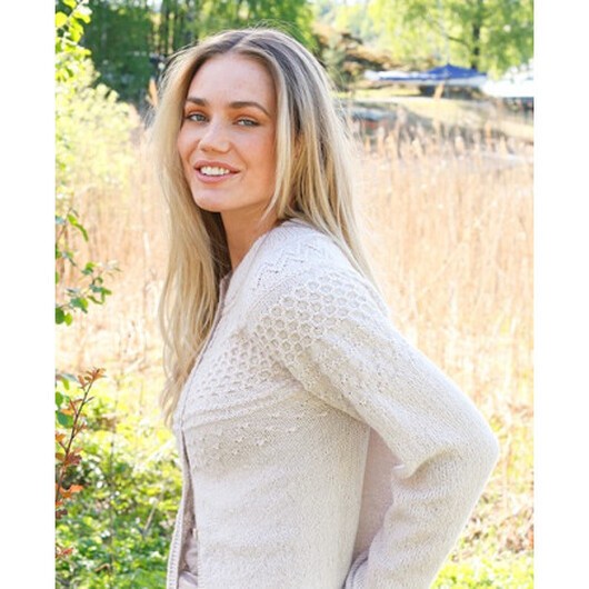 Miss Summerbee Cardigan by DROPS Design - Cardigan Stickmönster str. S - XXXL