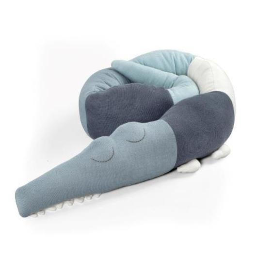 Sebra Stickad kudde/sängkant - Sleepy Croc - Powder Blue