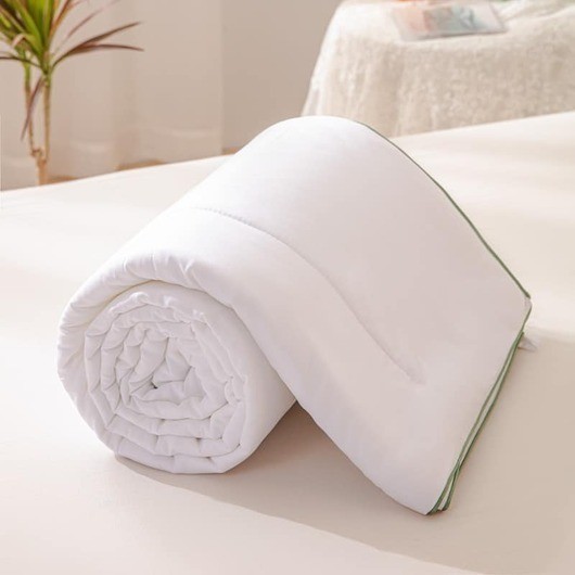 Bambutäcke - lätt sommartäcke (täck i 100% bambu 300TC fiber) - 140x220 cm