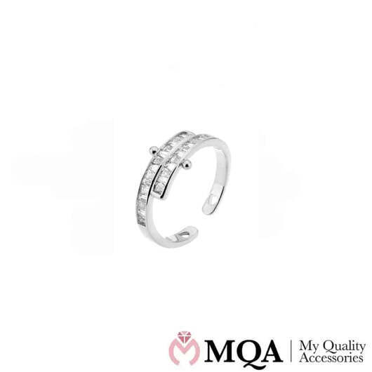 Ring, silverfärgade med glasstenar