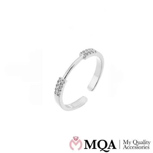 Ring, silverfärgade med 2 rader gnistrande stenar