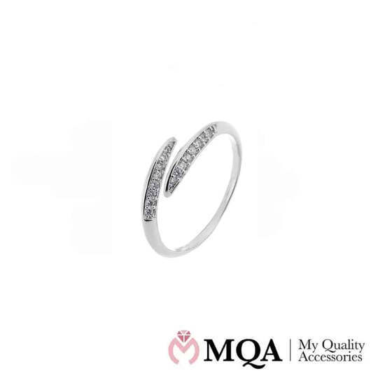 Ring, silverfärgade med små stenar