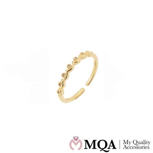 Ring, guldfärgade med en rad fina stenar