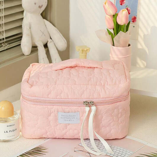 Söt och praktisk rese-kosmetiktask