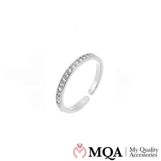 Ring, silverfärgade med glittrande glasstenar