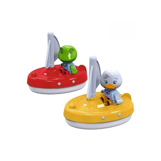 Aquaplay 2 Sailboats + 2 Figures